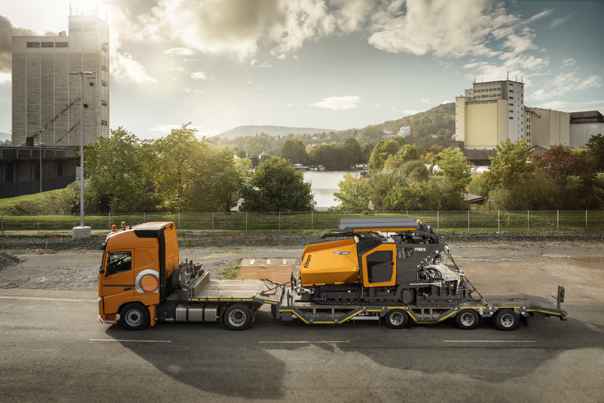 AMMANN ABG Titan 4820 pavimentadora