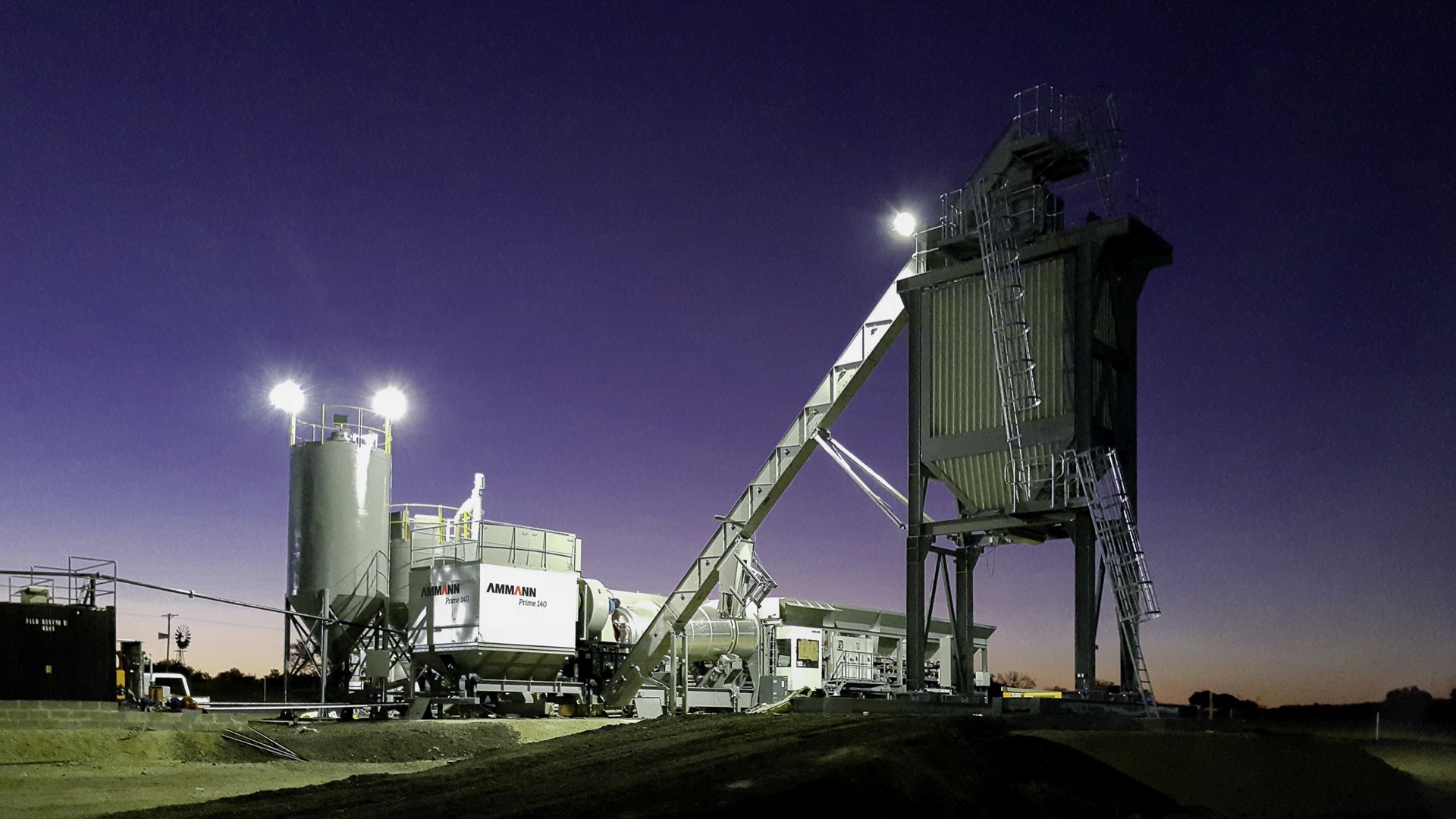 AMMANN ACM Prime 140 al atardecer